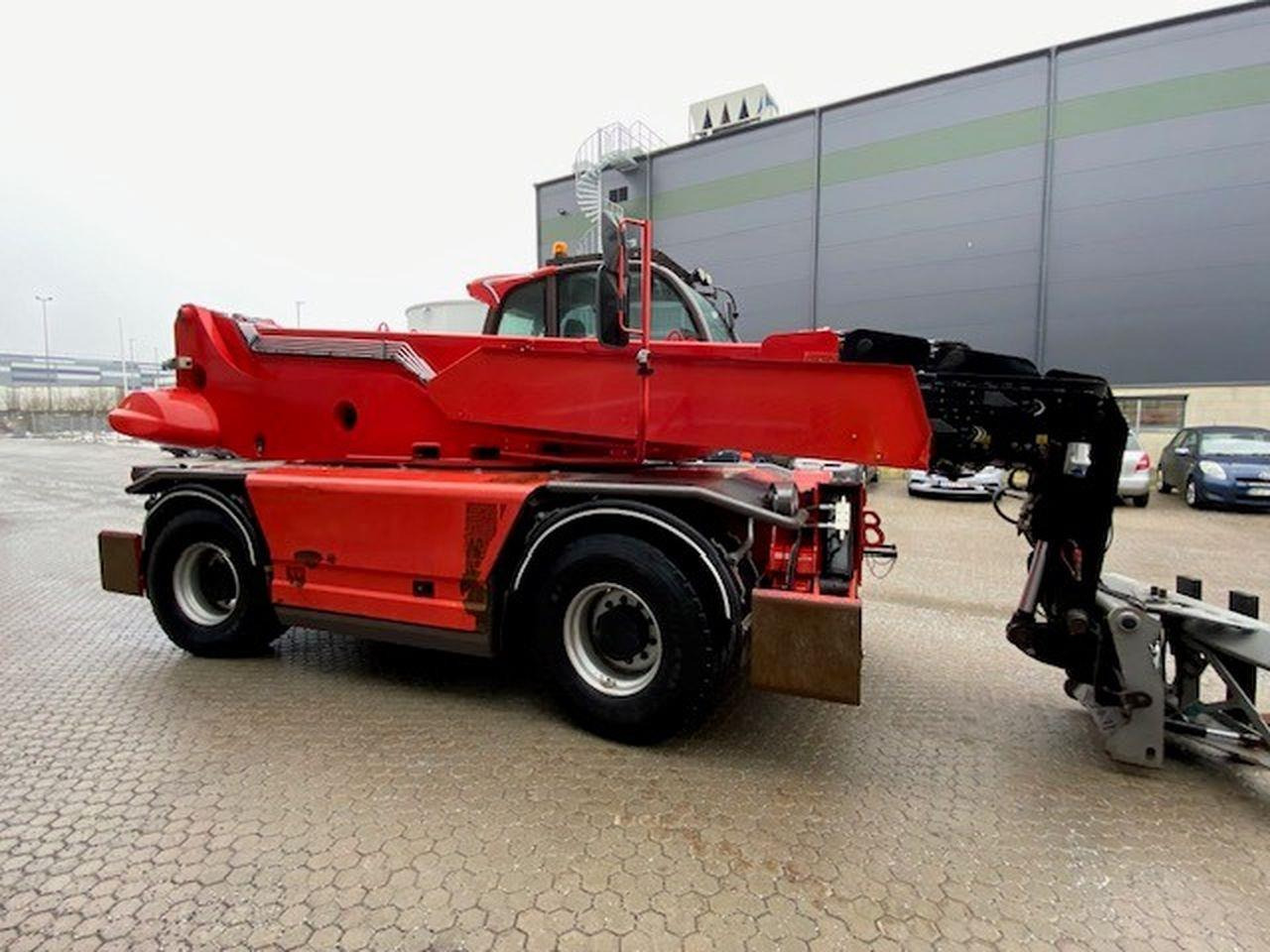Manitou MRT2470P+ ST4 - رافعة تلسكوبية: صورة 4 Manitou MRT2470P+ ST4 - رافعة تلسكوبية: صورة 4