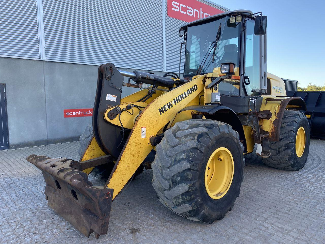 New Holland W170B - اللودر بعجل: صورة 1 New Holland W170B - اللودر بعجل: صورة 1