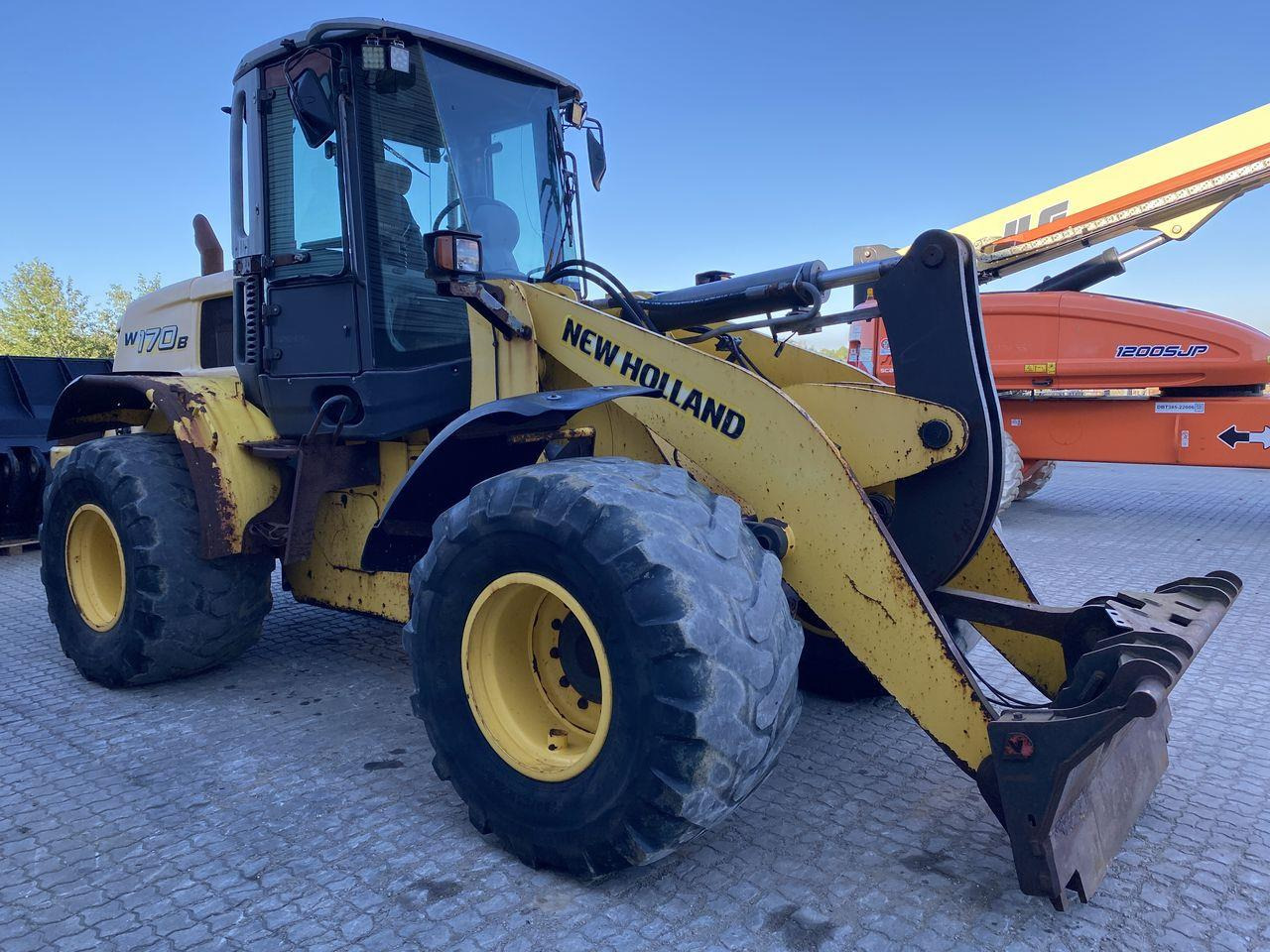 New Holland W170B - اللودر بعجل: صورة 5 New Holland W170B - اللودر بعجل: صورة 5