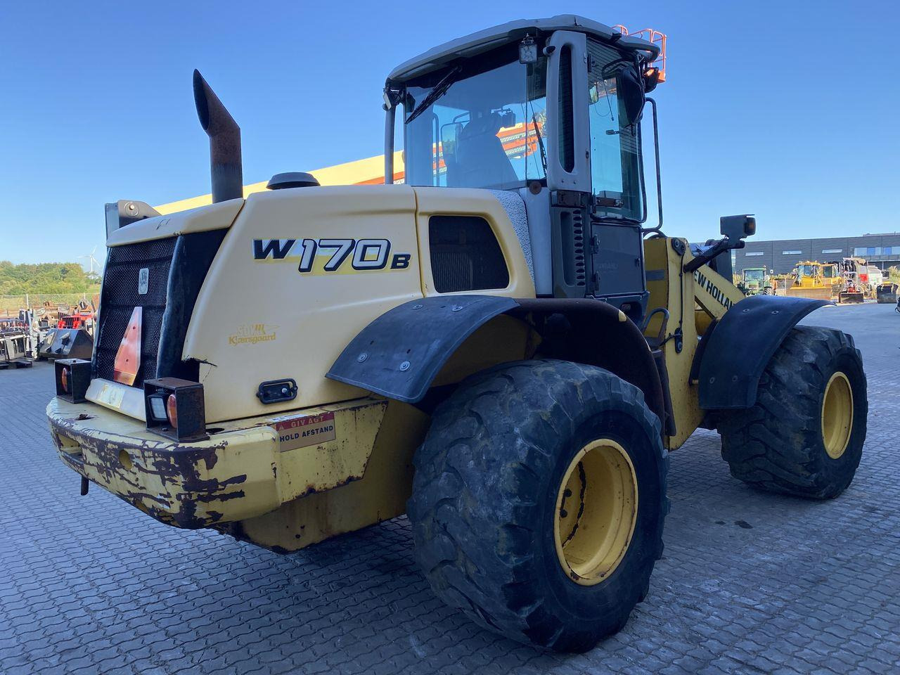 New Holland W170B - اللودر بعجل: صورة 4 New Holland W170B - اللودر بعجل: صورة 4