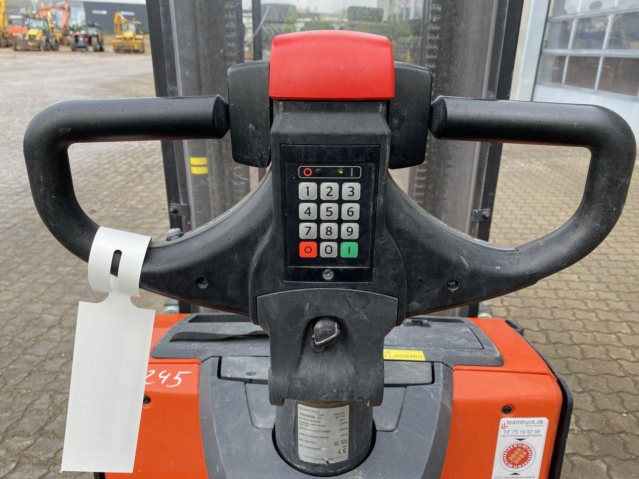 Toyota BT Staxio - معدات المستودعات: صورة 4 Toyota BT Staxio - معدات المستودعات: صورة 4