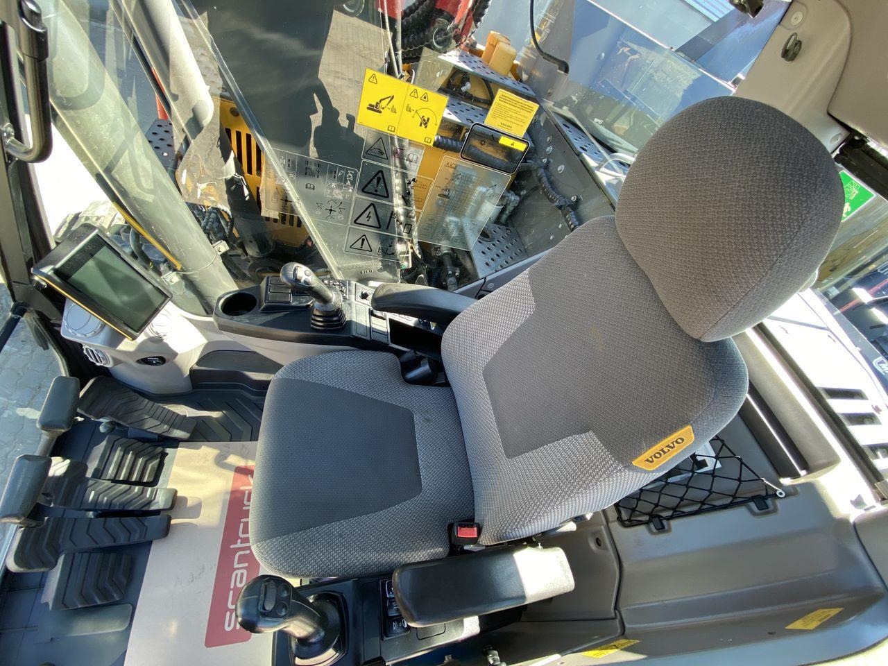 Volvo ECR145 - حفار زحاف: صورة 3 Volvo ECR145 - حفار زحاف: صورة 3