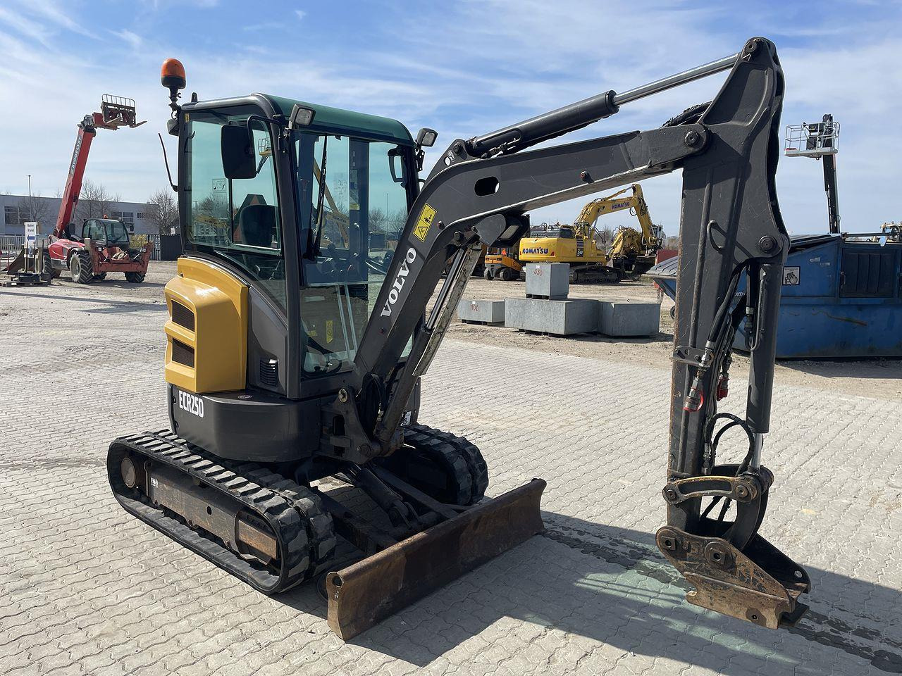 Volvo ECR25 - حفارة مُصَّغرة: صورة 5 Volvo ECR25 - حفارة مُصَّغرة: صورة 5