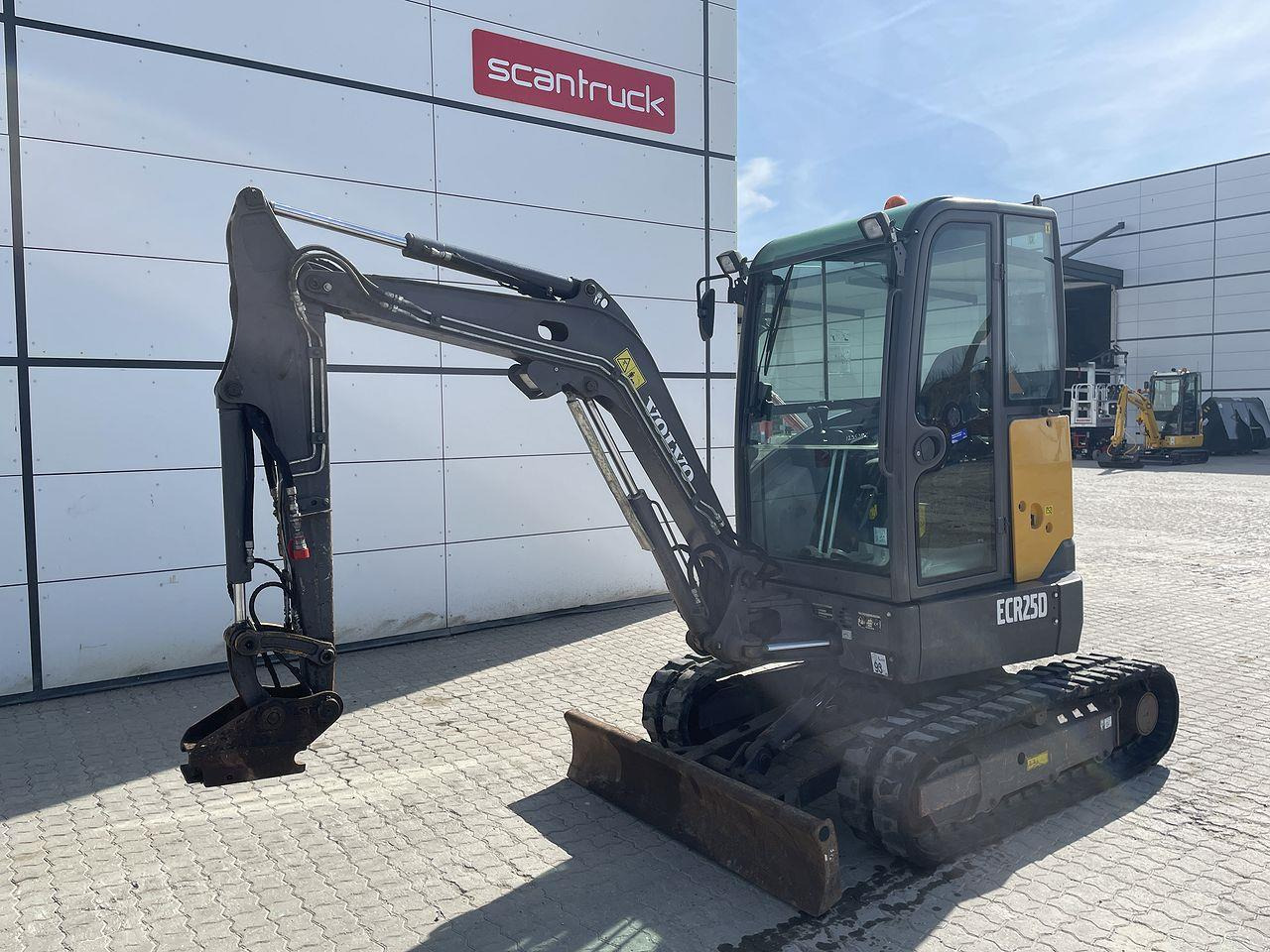 Volvo ECR25 - حفارة مُصَّغرة: صورة 1 Volvo ECR25 - حفارة مُصَّغرة: صورة 1
