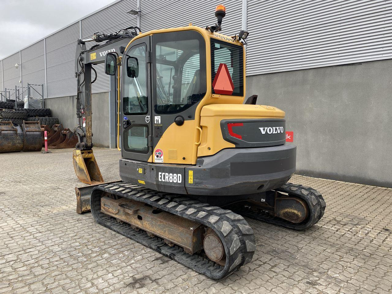 Volvo ECR88 - حفارة مُصَّغرة: صورة 2 Volvo ECR88 - حفارة مُصَّغرة: صورة 2
