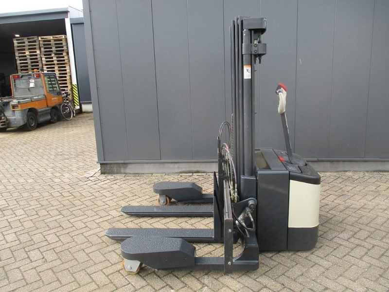 Crown WS2300-1.8TT-4W-4415 - آلة التكديس: صورة 2 Crown WS2300-1.8TT-4W-4415 - آلة التكديس: صورة 2
