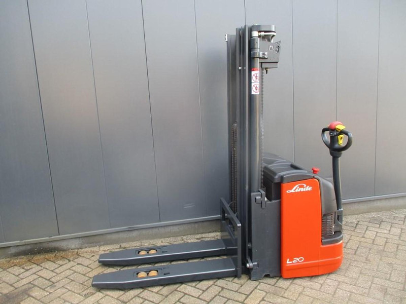 Linde L 20i - آلة التكديس: صورة 2 Linde L 20i - آلة التكديس: صورة 2