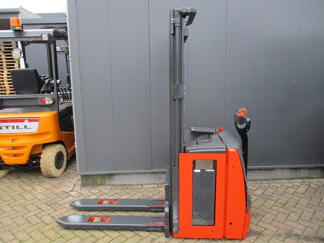 Linde L14 - آلة التكديس: صورة 2 Linde L14 - آلة التكديس: صورة 2