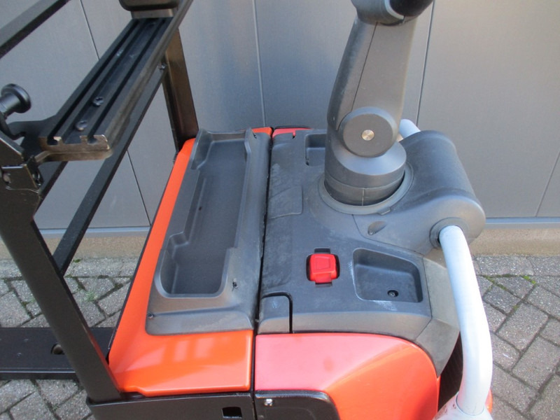 Toyota LPE 200 - شاحنة باليت: صورة 4 Toyota LPE 200 - شاحنة باليت: صورة 4