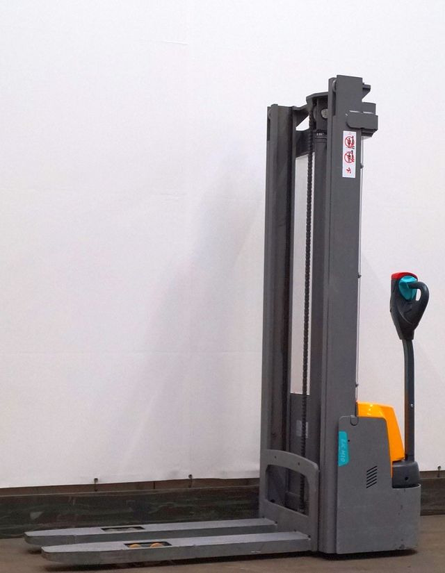 Jungheinrich EJC M10 - آلة التكديس: صورة 1 Jungheinrich EJC M10 - آلة التكديس: صورة 1