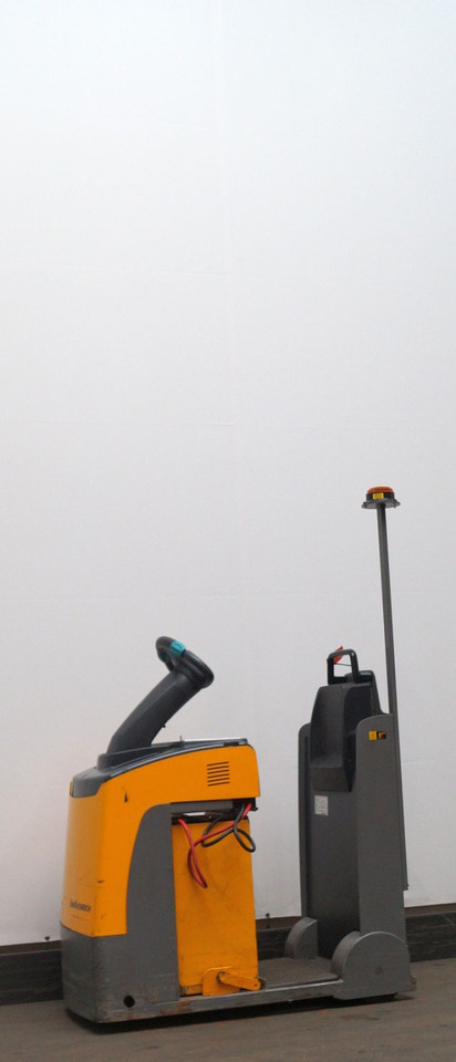 Jungheinrich EZS130 - جرار السحب الكهربائي: صورة 1 Jungheinrich EZS130 - جرار السحب الكهربائي: صورة 1