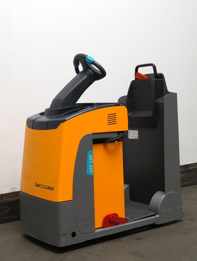 Jungheinrich EZS130 - جرار السحب الكهربائي: صورة 1 Jungheinrich EZS130 - جرار السحب الكهربائي: صورة 1