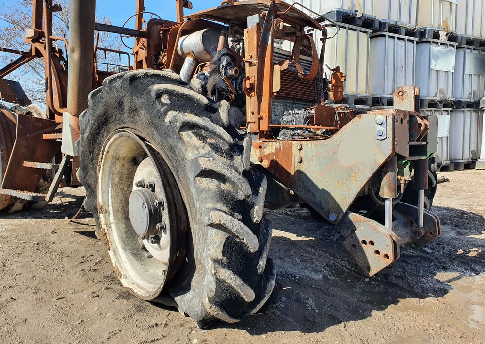 Claas Ares Renault 556 wał blok silnik głowica most zwolnica skrzynia - صندوق التروس - الآلات الزراعية: صورة 2 Claas Ares Renault 556 wał blok silnik głowica most zwolnica skrzynia - صندوق التروس - الآلات الزراعية: صورة 2