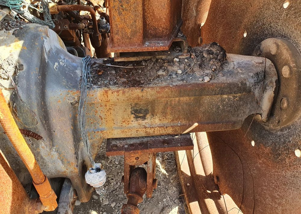 Claas Ares Renault 556 wał blok silnik głowica most zwolnica skrzynia - صندوق التروس - الآلات الزراعية: صورة 5 Claas Ares Renault 556 wał blok silnik głowica most zwolnica skrzynia - صندوق التروس - الآلات الزراعية: صورة 5