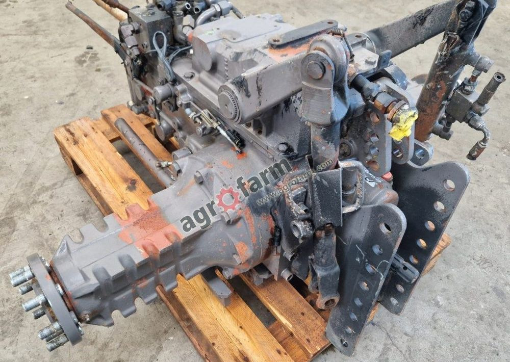 Skrzynia biegów i most tylny Renault Fructus 130 - صندوق التروس: صورة 3 Skrzynia biegów i most tylny Renault Fructus 130 - صندوق التروس: صورة 3