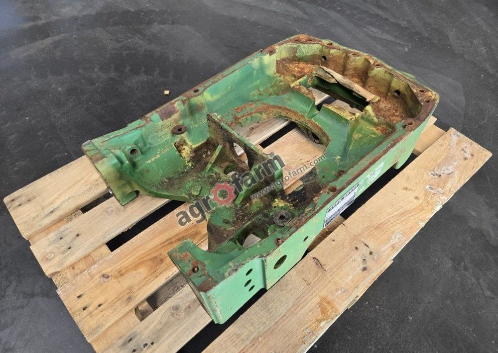 Suport przedni John Deere 2130, 1630, 1140, 2040 - هيكل السيارة الخارجية: صورة 1 Suport przedni John Deere 2130, 1630, 1140, 2040 - هيكل السيارة الخارجية: صورة 1