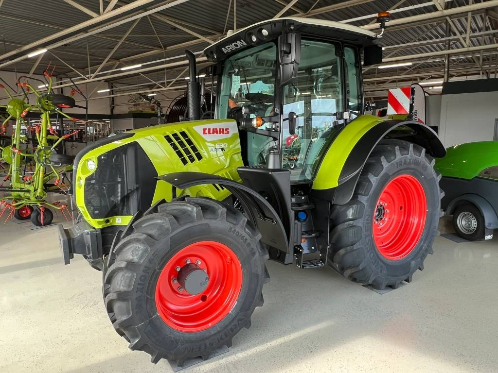 Claas Arion 530 - جرار: صورة 1 Claas Arion 530 - جرار: صورة 1