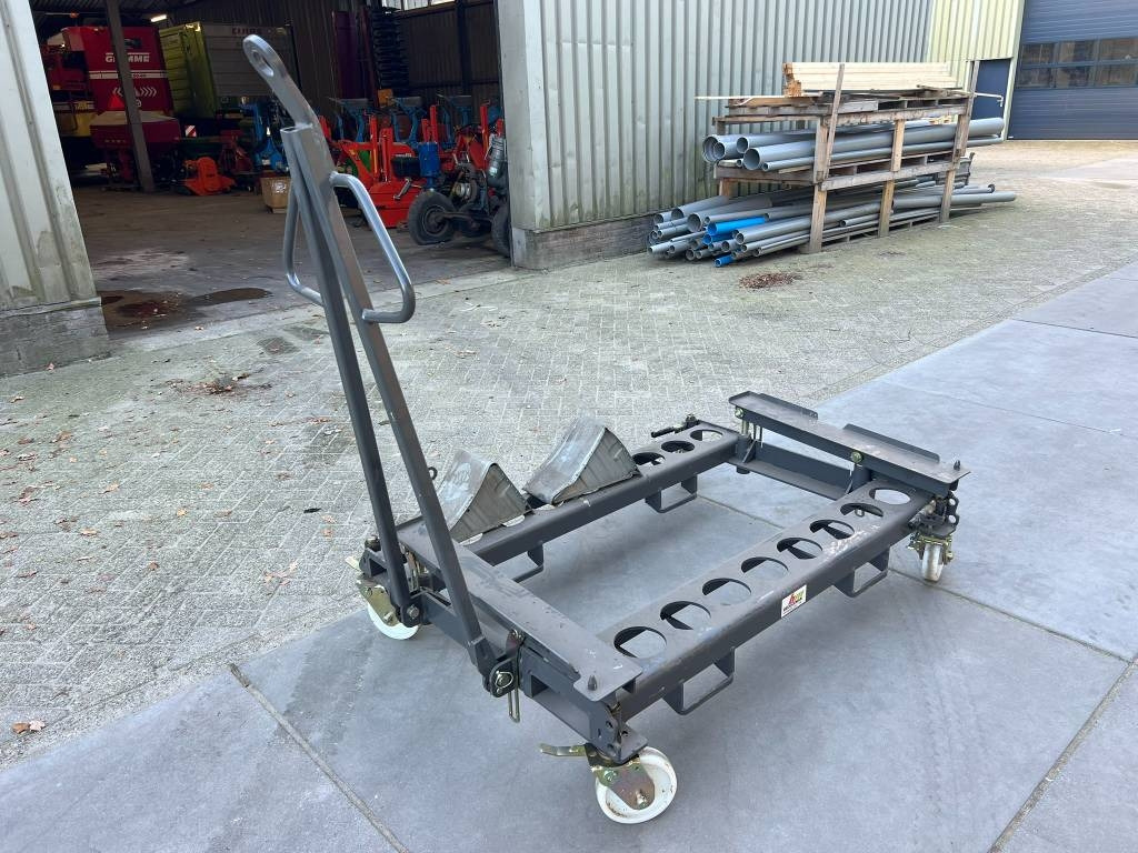 Claas / Fliegl Cargos transport kar - عربة ذاتية التحميل: صورة 1 Claas / Fliegl Cargos transport kar - عربة ذاتية التحميل: صورة 1