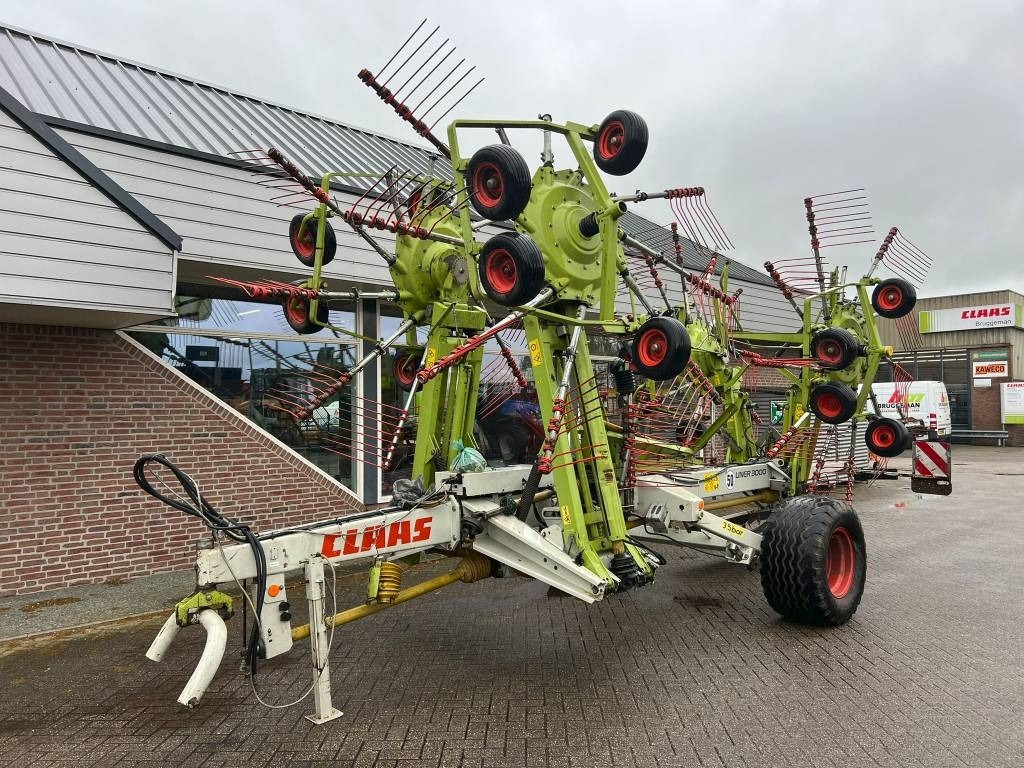 Claas Liner 3000 - آلة تيبيس العشب/ آلة جمع العشب: صورة 1 Claas Liner 3000 - آلة تيبيس العشب/ آلة جمع العشب: صورة 1