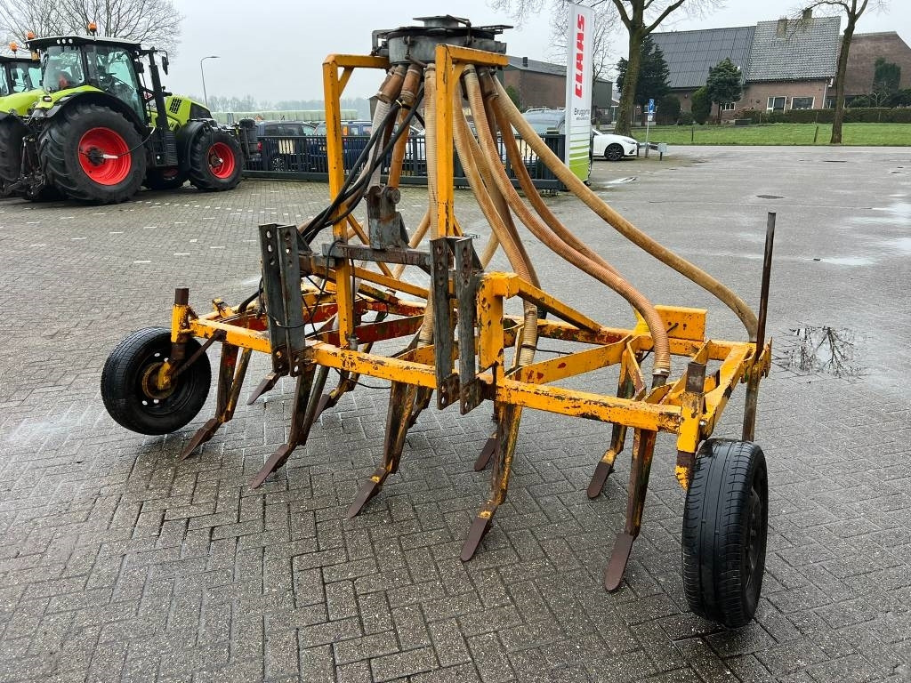 Hekamp 11 tand bouwland bemester  - آلة رش السماد الطبيعي: صورة 3 Hekamp 11 tand bouwland bemester  - آلة رش السماد الطبيعي: صورة 3