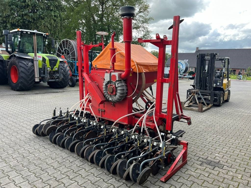 Herriau Turbosem SP12 - آلة نثر البذور الدقيقة: صورة 5 Herriau Turbosem SP12 - آلة نثر البذور الدقيقة: صورة 5