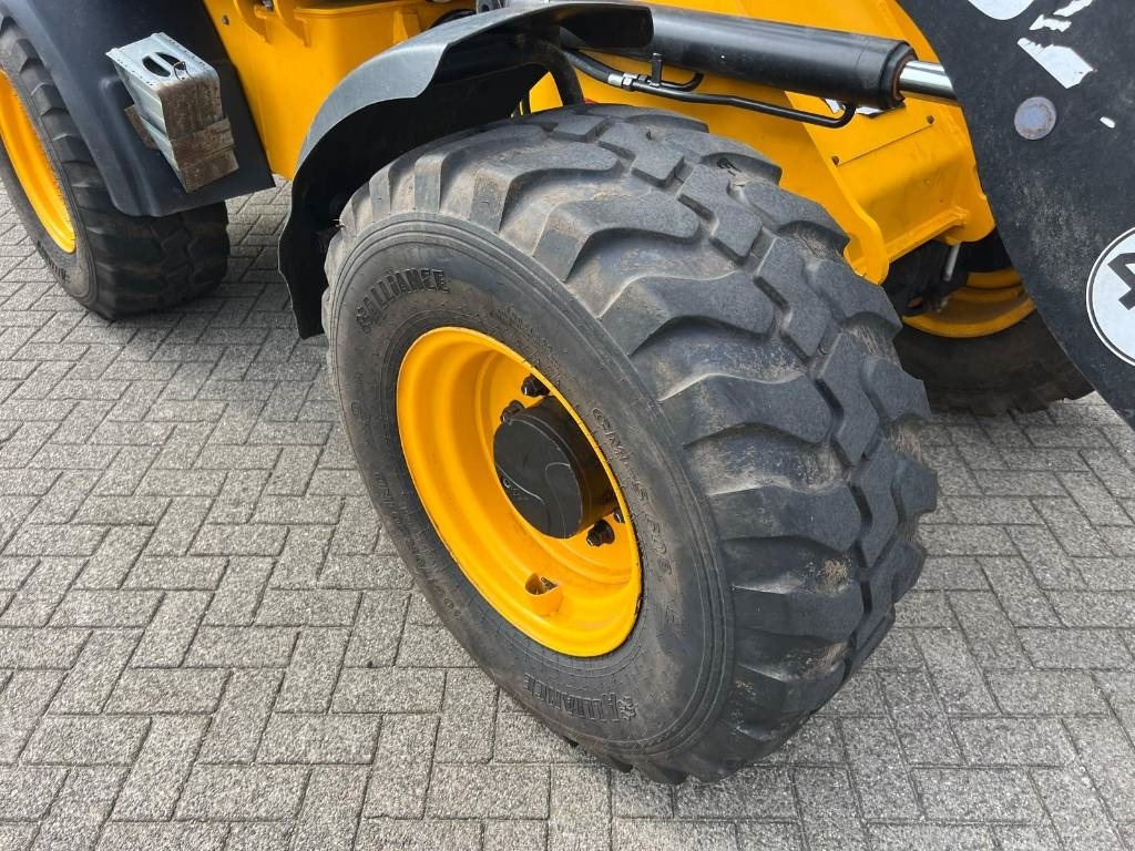 اللودر بعجل JCB 409 Agri shovel: صورة 13
