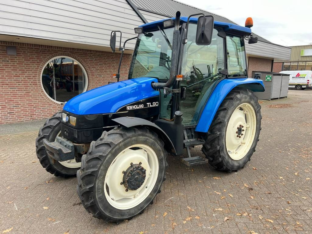 New Holland TL 90 trekker  - جرار: صورة 1 New Holland TL 90 trekker  - جرار: صورة 1
