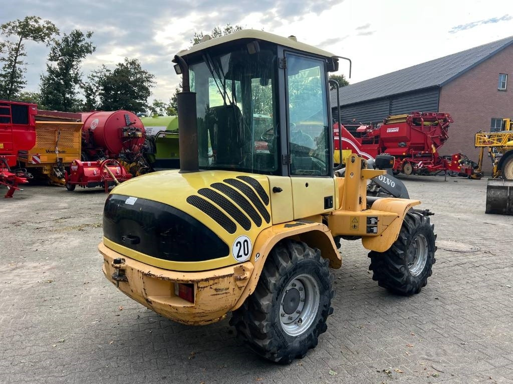 Volvo L 30 B - اللودر بعجل: صورة 5 Volvo L 30 B - اللودر بعجل: صورة 5