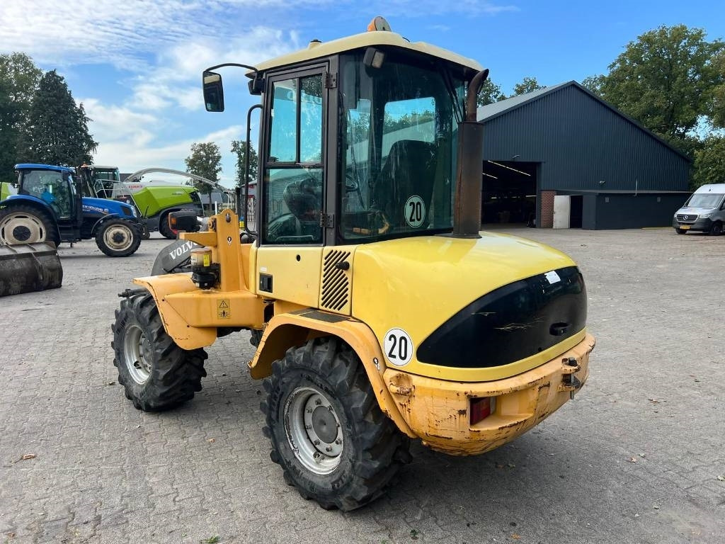 Volvo L 30 B - اللودر بعجل: صورة 3 Volvo L 30 B - اللودر بعجل: صورة 3