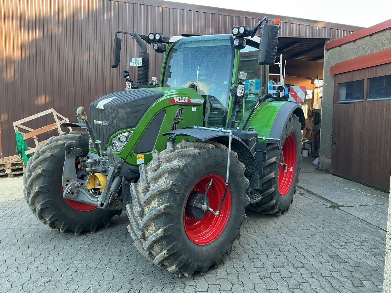 Fendt 724 Gen. 6 Profi Plus - جرار: صورة 1 Fendt 724 Gen. 6 Profi Plus - جرار: صورة 1