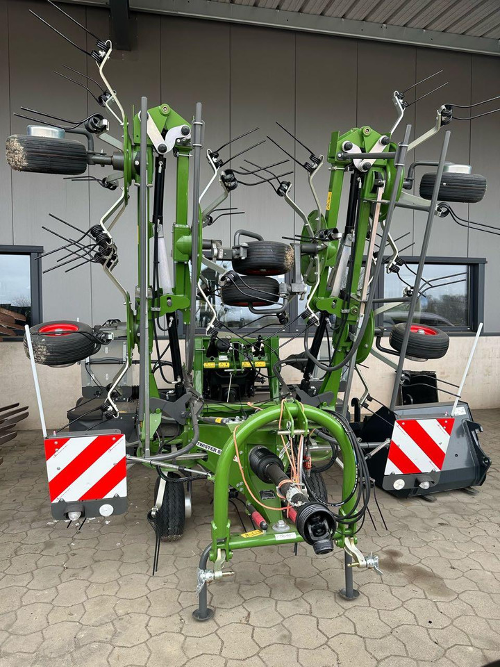 Fendt Twister 8608 DN - آلة تيبيس العشب/ آلة جمع العشب: صورة 1 Fendt Twister 8608 DN - آلة تيبيس العشب/ آلة جمع العشب: صورة 1