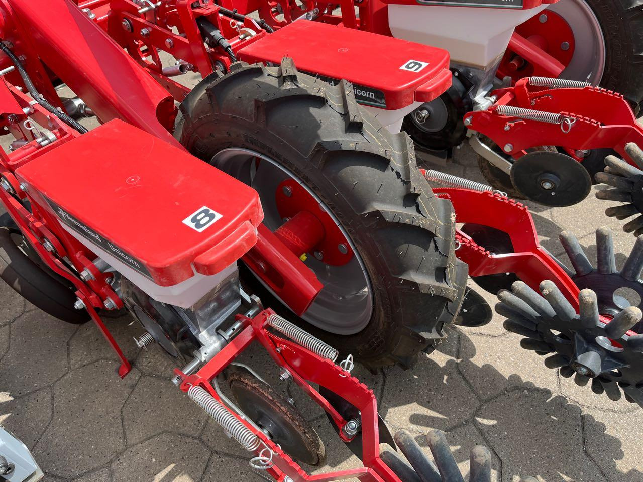 Kverneland Unicorn SD e-drive - آلة نثر البذور الدقيقة: صورة 5 Kverneland Unicorn SD e-drive - آلة نثر البذور الدقيقة: صورة 5