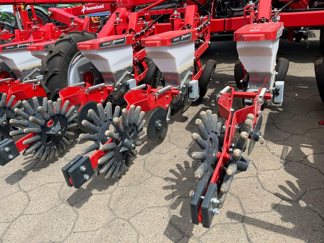 Kverneland Unicorn SD e-drive - آلة نثر البذور الدقيقة: صورة 4 Kverneland Unicorn SD e-drive - آلة نثر البذور الدقيقة: صورة 4