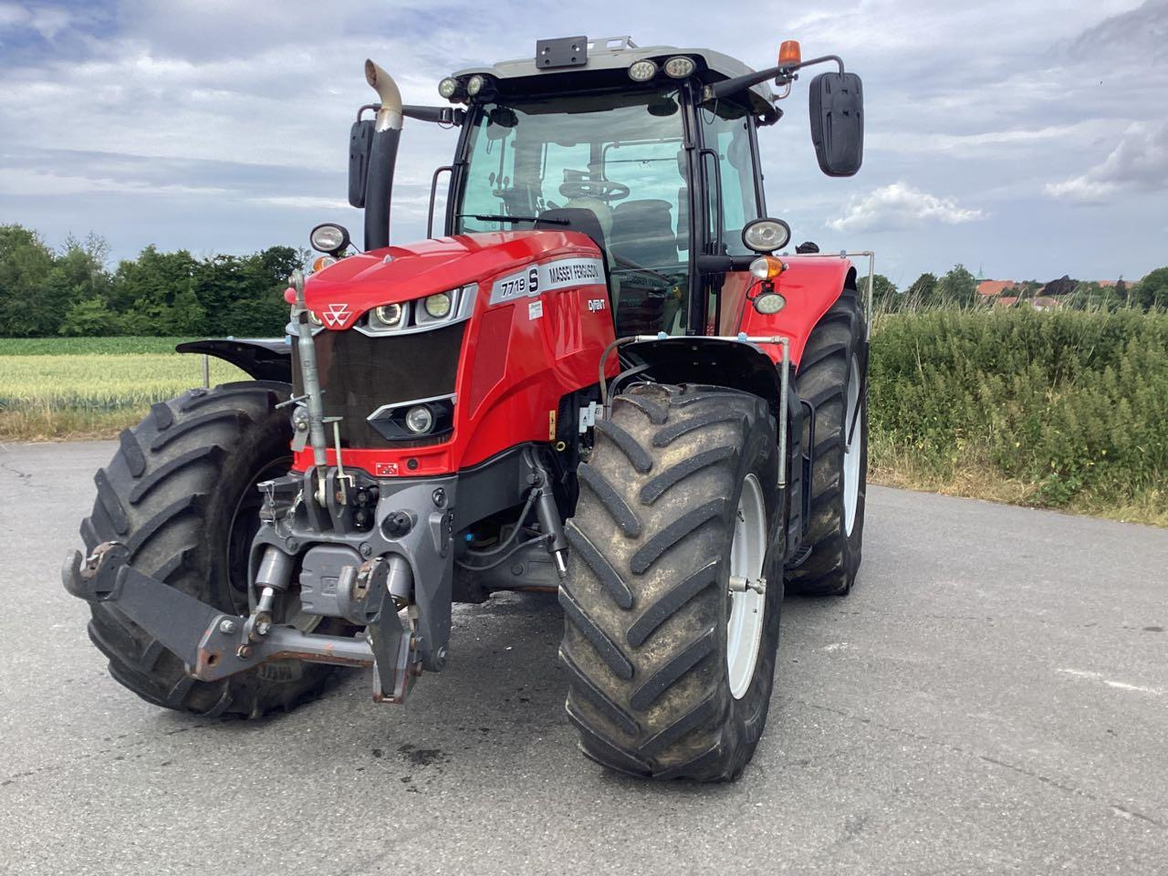 Massey Ferguson 7719 Exclusive Dyna VT - جرار: صورة 1 Massey Ferguson 7719 Exclusive Dyna VT - جرار: صورة 1