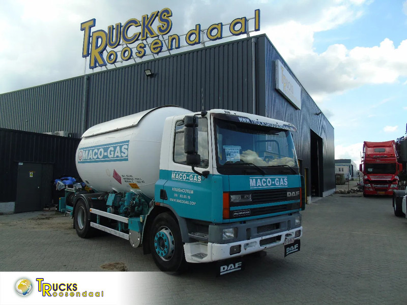 DAF CF 75.270 + 17.517LITER GAS TRANSPORT + PUMP - شاحنة صهريج: صورة 1 DAF CF 75.270 + 17.517LITER GAS TRANSPORT + PUMP - شاحنة صهريج: صورة 1