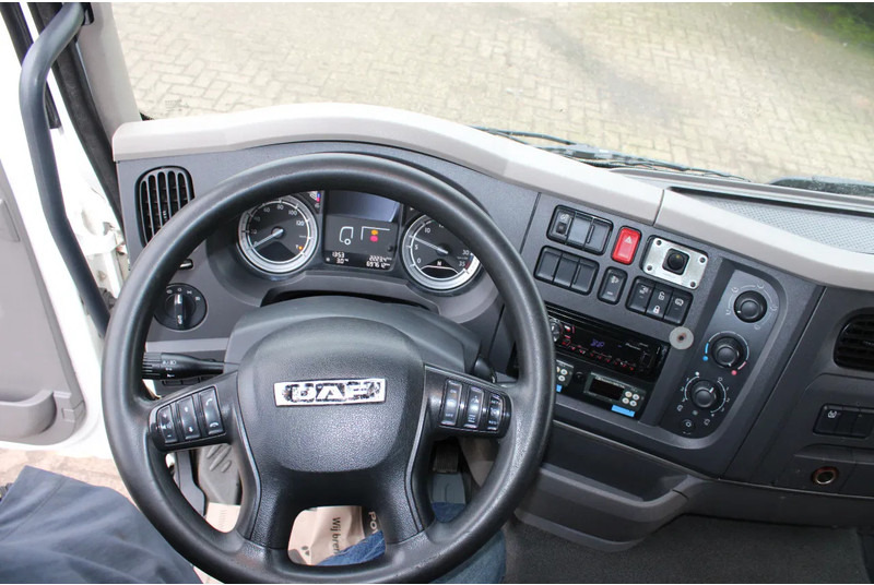 Interior photo 1: شاحنة الفريزر DAF LF 210 + EURO 6 + LIFT