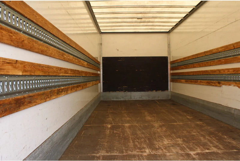 Iveco Eurocargo 120E21 + EURO 6 + LIFT - شاحنة مقفلة: صورة 5 Iveco Eurocargo 120E21 + EURO 6 + LIFT - شاحنة مقفلة: صورة 5