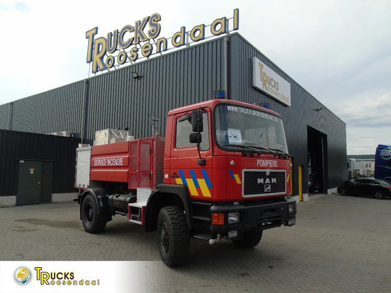 MAN F16 .240 + 4x4 + PUMPS COMPLETE + MANUAL + SPRING + 24.416KM - سيارة إطفاء: صورة 1 MAN F16 .240 + 4x4 + PUMPS COMPLETE + MANUAL + SPRING + 24.416KM - سيارة إطفاء: صورة 1
