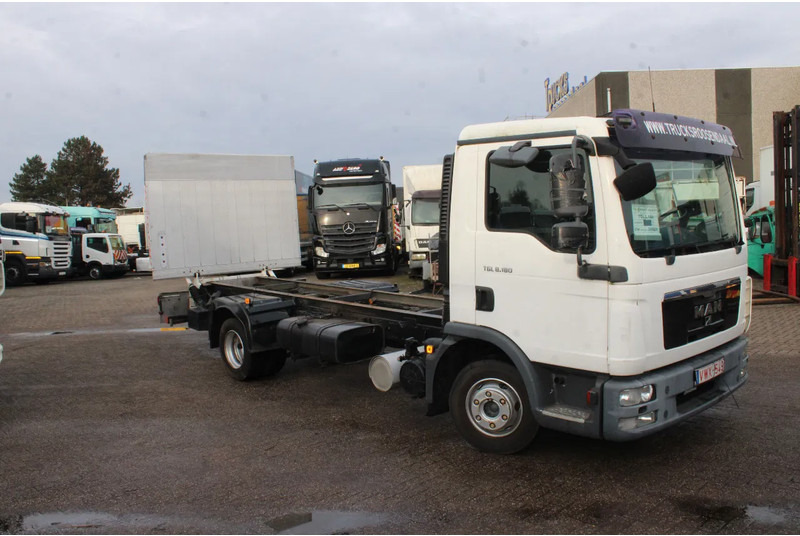 MAN TGL 8.180 + Euro 5 + Dhollandia LIFT - شاحنة هيكل كابينة: صورة 4 MAN TGL 8.180 + Euro 5 + Dhollandia LIFT - شاحنة هيكل كابينة: صورة 4