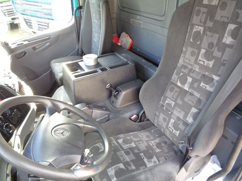 Mercedes-Benz AXOR 1823 + Dhollandia Lift - شاحنة مقفلة: صورة 4 Mercedes-Benz AXOR 1823 + Dhollandia Lift - شاحنة مقفلة: صورة 4