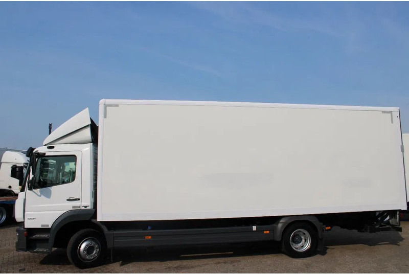 Mercedes-Benz Atego 1221 + EURO 6 + LIFT + 12t - شاحنة مقفلة: صورة 3 Mercedes-Benz Atego 1221 + EURO 6 + LIFT + 12t - شاحنة مقفلة: صورة 3