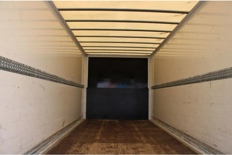 Mercedes-Benz Atego 1221 + EURO 6 + LIFT + 12t - شاحنة مقفلة: صورة 5 Mercedes-Benz Atego 1221 + EURO 6 + LIFT + 12t - شاحنة مقفلة: صورة 5