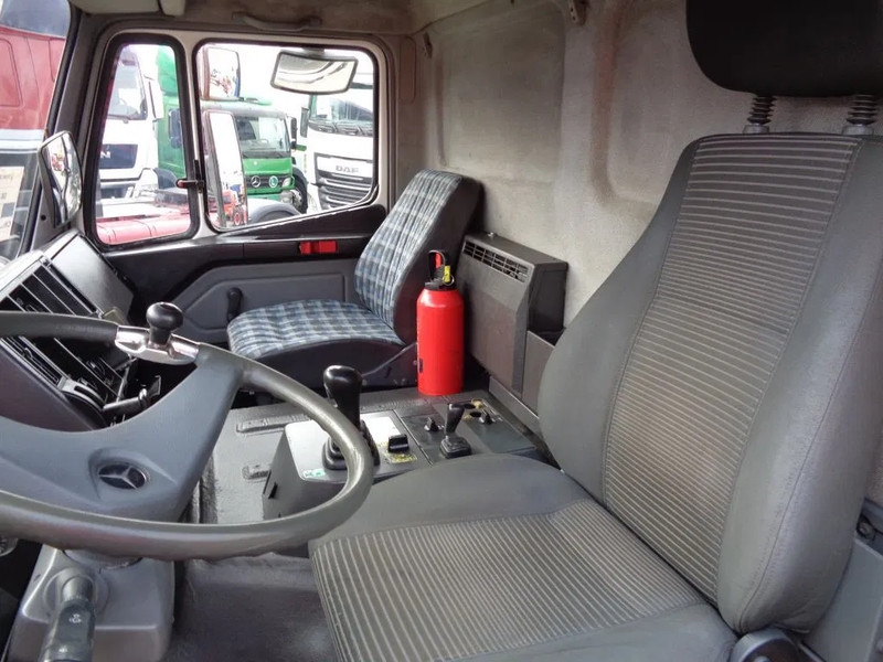 Mercedes-Benz SK 2433 + Semi-Auto + PTO + Serie 14 Crane + 3 pedals - شاحنة - نظام الكابلات, شاحنة كرين: صورة 4 Mercedes-Benz SK 2433 + Semi-Auto + PTO + Serie 14 Crane + 3 pedals - شاحنة - نظام الكابلات, شاحنة كرين: صورة 4