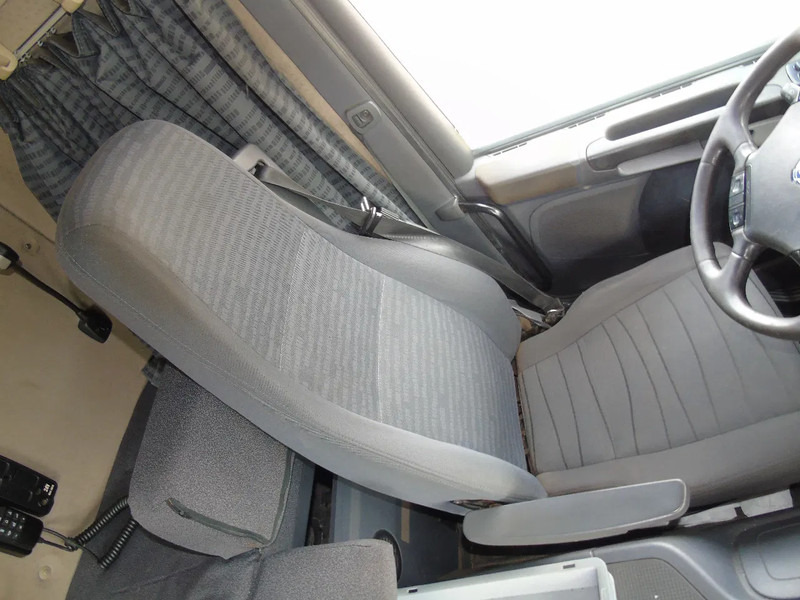 شاحنة نقل سيارات شاحنة Scania P 270 + manual + hydrolic ramps + WINCH: صورة 12 شاحنة نقل سيارات شاحنة Scania P 270 + manual + hydrolic ramps + WINCH: صورة 12