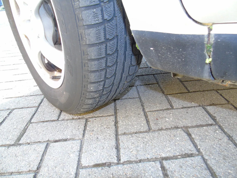 سيارة دفع رباعي Toyota RAV4 + 4X4 + AUTOMAT + PETROL: صورة 14 سيارة دفع رباعي Toyota RAV4 + 4X4 + AUTOMAT + PETROL: صورة 14