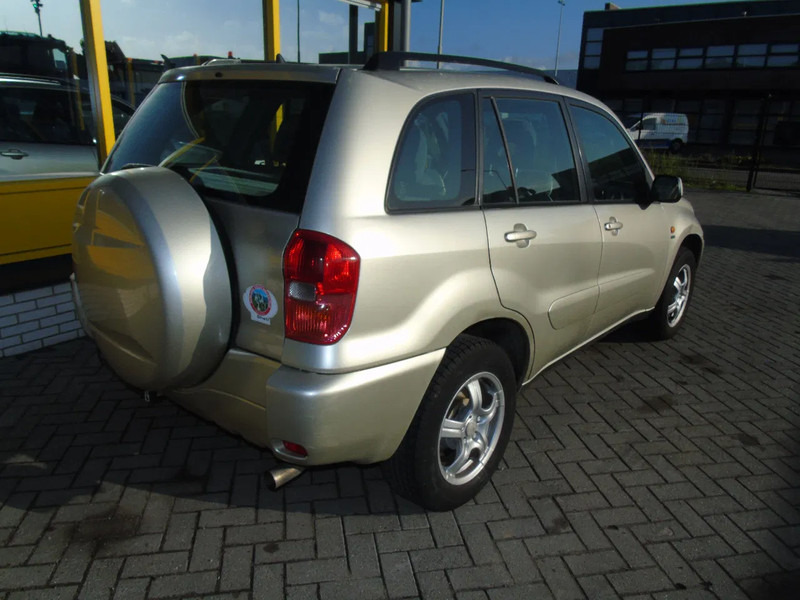 Toyota RAV4 + 4X4 + AUTOMAT + PETROL - سيارة دفع رباعي: صورة 4 Toyota RAV4 + 4X4 + AUTOMAT + PETROL - سيارة دفع رباعي: صورة 4