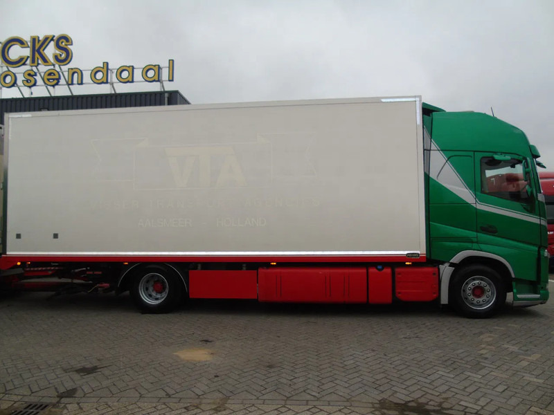 Volvo FH 460 + TRS + COMBI + EURO 6 - شاحنة الفريزر: صورة 3 Volvo FH 460 + TRS + COMBI + EURO 6 - شاحنة الفريزر: صورة 3
