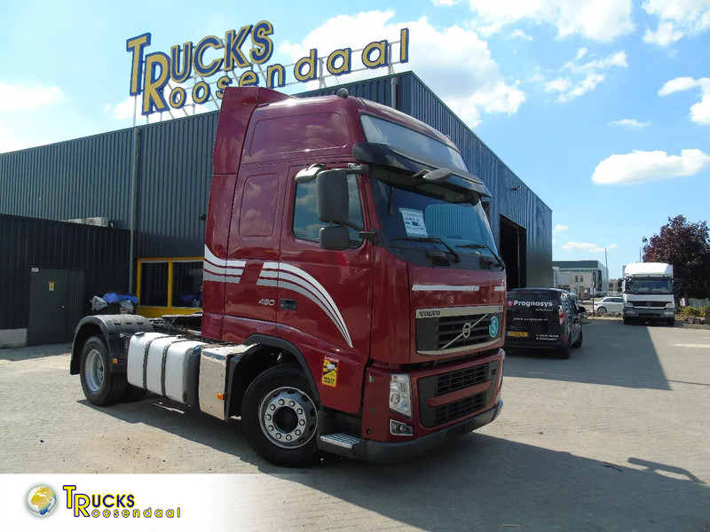 Volvo FH 460 + XL CABINE + MANUAL + EURO 5 + 6x IN STOCK - وحدة جر: صورة 1 Volvo FH 460 + XL CABINE + MANUAL + EURO 5 + 6x IN STOCK - وحدة جر: صورة 1