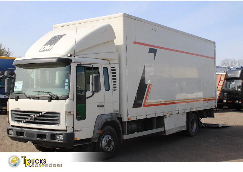 Volvo FL 6.250 +EURO 2 + MANUAL + LIFT - شاحنة مقفلة: صورة 1 Volvo FL 6.250 +EURO 2 + MANUAL + LIFT - شاحنة مقفلة: صورة 1