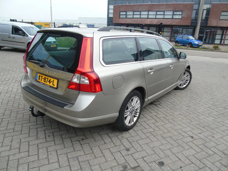 Volvo V70 + manual - هاتشباك: صورة 5 Volvo V70 + manual - هاتشباك: صورة 5
